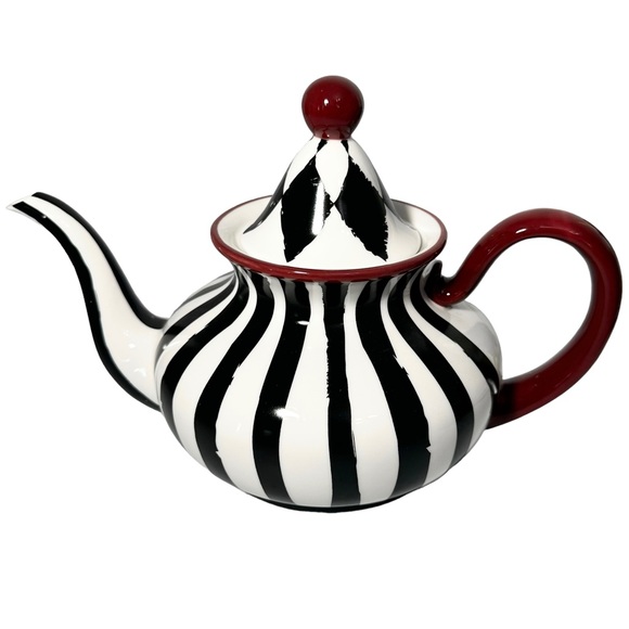 Killstar Teapot 38.7 oz Calagari Ceramic Black White Stripe - Picture 3 of 9